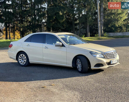 Желтый Мерседес Е-Класс, объемом двигателя 2.14 л и пробегом 470 тыс. км за 9800 $, фото 4 на Automoto.ua