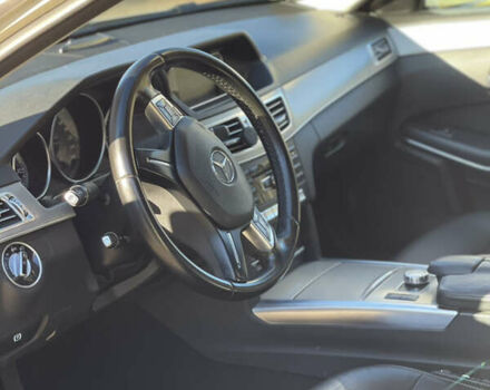 Желтый Мерседес Е-Класс, объемом двигателя 2.14 л и пробегом 470 тыс. км за 9800 $, фото 19 на Automoto.ua