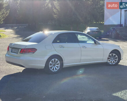 Желтый Мерседес Е-Класс, объемом двигателя 2.14 л и пробегом 470 тыс. км за 9800 $, фото 6 на Automoto.ua