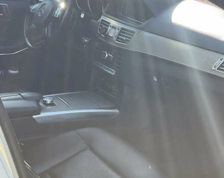 Желтый Мерседес Е-Класс, объемом двигателя 2.14 л и пробегом 470 тыс. км за 9800 $, фото 23 на Automoto.ua