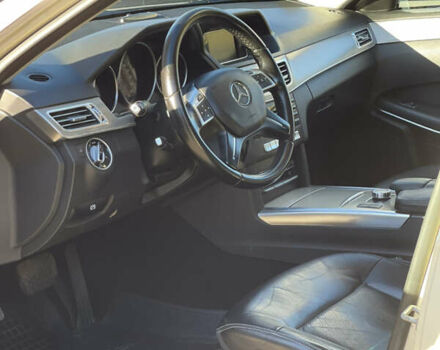 Желтый Мерседес Е-Класс, объемом двигателя 2.14 л и пробегом 470 тыс. км за 9800 $, фото 18 на Automoto.ua