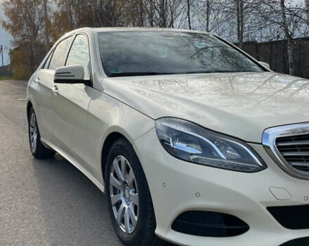 Желтый Мерседес Е-Класс, объемом двигателя 2.1 л и пробегом 475 тыс. км за 10500 $, фото 1 на Automoto.ua