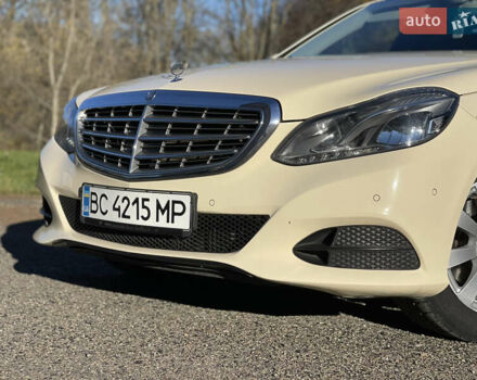 Желтый Мерседес Е-Класс, объемом двигателя 2.14 л и пробегом 470 тыс. км за 9800 $, фото 14 на Automoto.ua