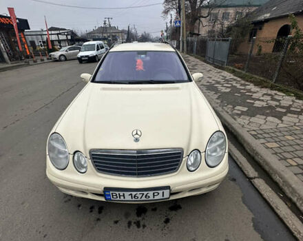 Желтый Мерседес Е-Класс, объемом двигателя 2.15 л и пробегом 383 тыс. км за 4700 $, фото 5 на Automoto.ua