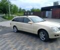 Желтый Мерседес Е-Класс, объемом двигателя 2.1 л и пробегом 740 тыс. км за 6200 $, фото 1 на Automoto.ua