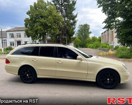 Желтый Мерседес Е-Класс, объемом двигателя 2.1 л и пробегом 515 тыс. км за 7100 $, фото 4 на Automoto.ua