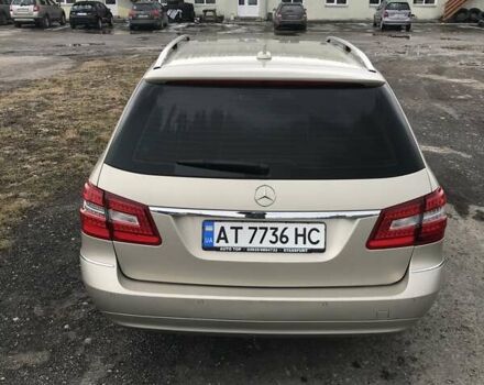 Желтый Мерседес Е-Класс, объемом двигателя 2.1 л и пробегом 250 тыс. км за 12250 $, фото 4 на Automoto.ua
