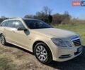Жовтий Мерседес Е-Клас, об'ємом двигуна 2.14 л та пробігом 620 тис. км за 10700 $, фото 1 на Automoto.ua