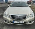 Желтый Мерседес Е-Класс, объемом двигателя 2.1 л и пробегом 250 тыс. км за 12250 $, фото 1 на Automoto.ua