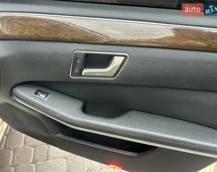 Жовтий Мерседес Е-Клас, об'ємом двигуна 2.14 л та пробігом 288 тис. км за 10700 $, фото 20 на Automoto.ua