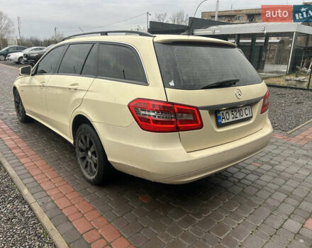 Жовтий Мерседес Е-Клас, об'ємом двигуна 2.14 л та пробігом 288 тис. км за 10700 $, фото 3 на Automoto.ua