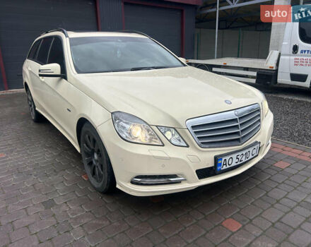 Жовтий Мерседес Е-Клас, об'ємом двигуна 2.14 л та пробігом 288 тис. км за 10700 $, фото 1 на Automoto.ua