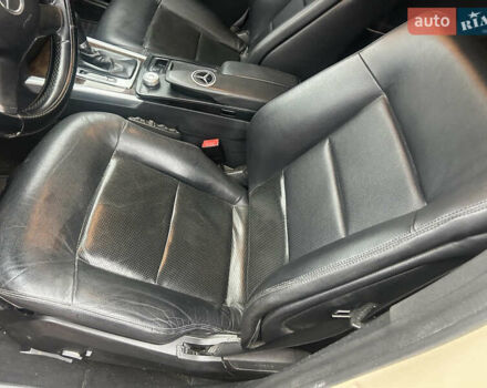 Жовтий Мерседес Е-Клас, об'ємом двигуна 2.14 л та пробігом 288 тис. км за 10700 $, фото 6 на Automoto.ua