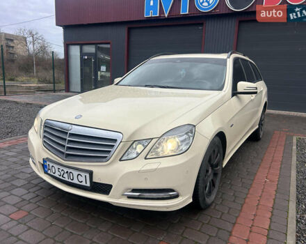 Жовтий Мерседес Е-Клас, об'ємом двигуна 2.14 л та пробігом 288 тис. км за 10700 $, фото 2 на Automoto.ua