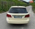 Желтый Мерседес Е-Класс, объемом двигателя 2.2 л и пробегом 480 тыс. км за 7600 $, фото 5 на Automoto.ua