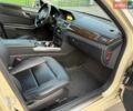 Желтый Мерседес Е-Класс, объемом двигателя 2.14 л и пробегом 280 тыс. км за 6850 $, фото 7 на Automoto.ua