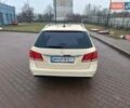 Желтый Мерседес Е-Класс, объемом двигателя 2.1 л и пробегом 400 тыс. км за 12000 $, фото 4 на Automoto.ua