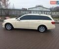 Желтый Мерседес Е-Класс, объемом двигателя 2.1 л и пробегом 400 тыс. км за 12000 $, фото 2 на Automoto.ua