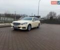 Желтый Мерседес Е-Класс, объемом двигателя 2.1 л и пробегом 400 тыс. км за 10000 $, фото 1 на Automoto.ua