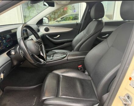 Жовтий Мерседес Е-Клас, об'ємом двигуна 2 л та пробігом 225 тис. км за 34970 $, фото 2 на Automoto.ua