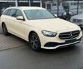 Желтый Мерседес Е-Класс, объемом двигателя 1.6 л и пробегом 270 тыс. км за 47659 $, фото 1 на Automoto.ua