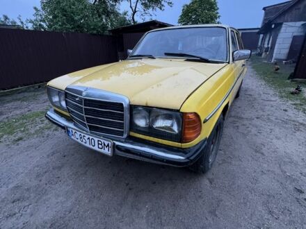 Мерседес Е-Клас 1978 у Шацькі на Automoto.ua Жовтий Мерседес Е-Клас, об'ємом двигуна 3 л та пробігом 200 тис. км за 1200 $, фото 1 на Automoto.ua