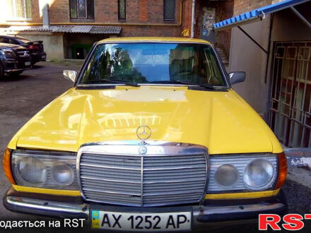 Мерседес Е-Класс 1979 в Харькове на Automoto.ua Желтый Мерседес Е-Класс, объемом двигателя 2.4 л и пробегом 211 тыс. км за 1400 $, фото 1 на Automoto.ua