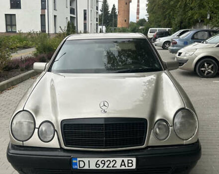 Жовтий Мерседес Е-Клас, об'ємом двигуна 2.3 л та пробігом 423 тис. км за 3000 $, фото 1 на Automoto.ua