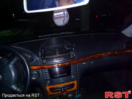 Жовтий Мерседес Е-Клас, об'ємом двигуна 2.1 л та пробігом 350 тис. км за 4500 $, фото 1 на Automoto.ua