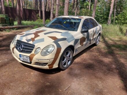 Мерседес Е-Класс 2005 в Печенегах на Automoto.ua Желтый Мерседес Е-Класс, объемом двигателя 2.1 л и пробегом 500 тыс. км за 6650 $, фото 1 на Automoto.ua