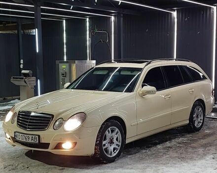 Желтый Мерседес Е-Класс, объемом двигателя 2.1 л и пробегом 456 тыс. км за 5200 $, фото 1 на Automoto.ua