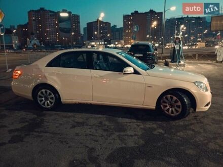 Мерседес Е-Клас 2010 у Києві на Automoto.ua Жовтий Мерседес Е-Клас, об'ємом двигуна 2.1 л та пробігом 550 тис. км за 10300 $, фото 1 на Automoto.ua