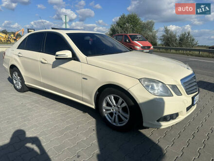 Жовтий Мерседес Е-Клас, об'ємом двигуна 1.8 л та пробігом 337 тис. км за 7300 $, фото 1 на Automoto.ua