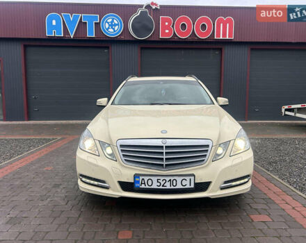 Жовтий Мерседес Е-Клас, об'ємом двигуна 2.14 л та пробігом 288 тис. км за 10700 $, фото 1 на Automoto.ua
