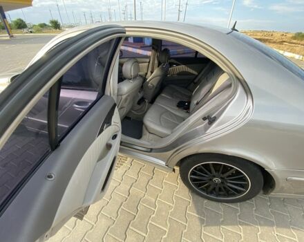 Серый Мерседес Е-Класс, объемом двигателя 3.2 л и пробегом 400 тыс. км за 2900 $, фото 2 на Automoto.ua