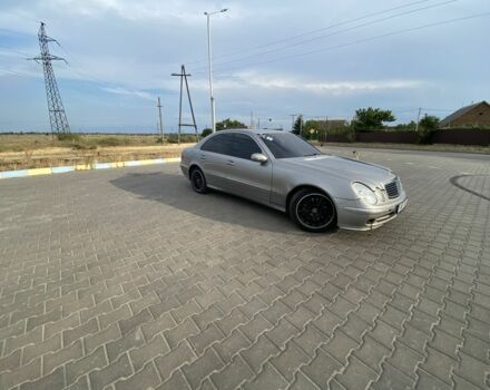 Серый Мерседес Е-Класс, объемом двигателя 3.2 л и пробегом 400 тыс. км за 2900 $, фото 5 на Automoto.ua