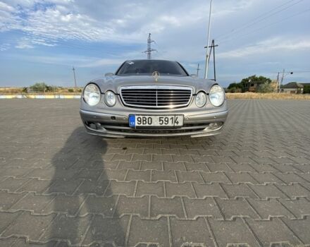 Серый Мерседес Е-Класс, объемом двигателя 3.2 л и пробегом 400 тыс. км за 2900 $, фото 9 на Automoto.ua