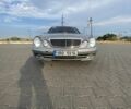 Серый Мерседес Е-Класс, объемом двигателя 3.2 л и пробегом 400 тыс. км за 3000 $, фото 9 на Automoto.ua