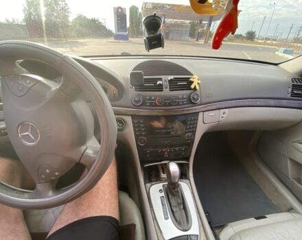 Серый Мерседес Е-Класс, объемом двигателя 3.2 л и пробегом 400 тыс. км за 2900 $, фото 11 на Automoto.ua