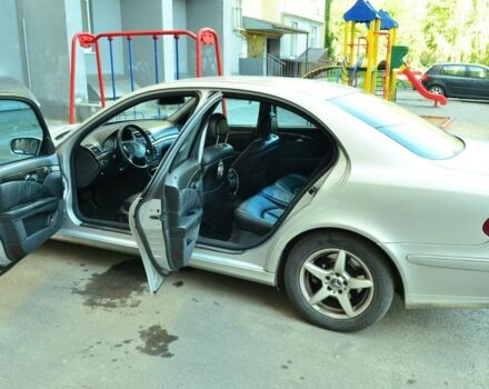 Сірий Мерседес Е-Клас, об'ємом двигуна 2.7 л та пробігом 350 тис. км за 8300 $, фото 1 на Automoto.ua