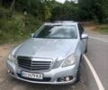 Сірий Мерседес Е-Клас, об'ємом двигуна 2.1 л та пробігом 430 тис. км за 9500 $, фото 3 на Automoto.ua