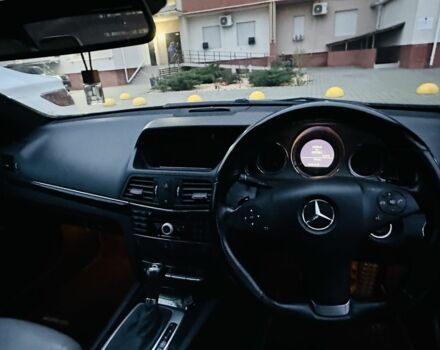 Серый Мерседес Е-Класс, объемом двигателя 3 л и пробегом 250 тыс. км за 5600 $, фото 6 на Automoto.ua