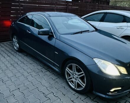 Серый Мерседес Е-Класс, объемом двигателя 3 л и пробегом 250 тыс. км за 5600 $, фото 1 на Automoto.ua