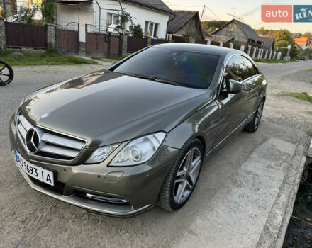 Серый Мерседес Е-Класс, объемом двигателя 2.9 л и пробегом 265 тыс. км за 12000 $, фото 12 на Automoto.ua