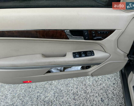 Серый Мерседес Е-Класс, объемом двигателя 2.9 л и пробегом 265 тыс. км за 12000 $, фото 25 на Automoto.ua