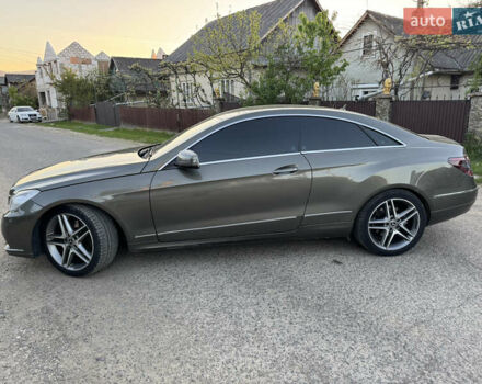 Серый Мерседес Е-Класс, объемом двигателя 2.9 л и пробегом 265 тыс. км за 12000 $, фото 9 на Automoto.ua