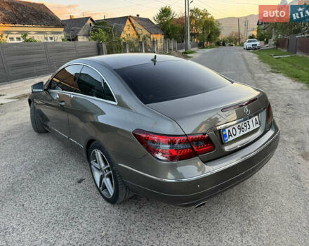 Серый Мерседес Е-Класс, объемом двигателя 2.9 л и пробегом 265 тыс. км за 12000 $, фото 7 на Automoto.ua