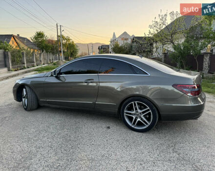 Серый Мерседес Е-Класс, объемом двигателя 2.9 л и пробегом 265 тыс. км за 12000 $, фото 8 на Automoto.ua
