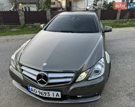 Серый Мерседес Е-Класс, объемом двигателя 2.9 л и пробегом 265 тыс. км за 12000 $, фото 11 на Automoto.ua