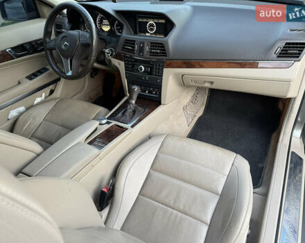 Серый Мерседес Е-Класс, объемом двигателя 2.9 л и пробегом 265 тыс. км за 12000 $, фото 19 на Automoto.ua